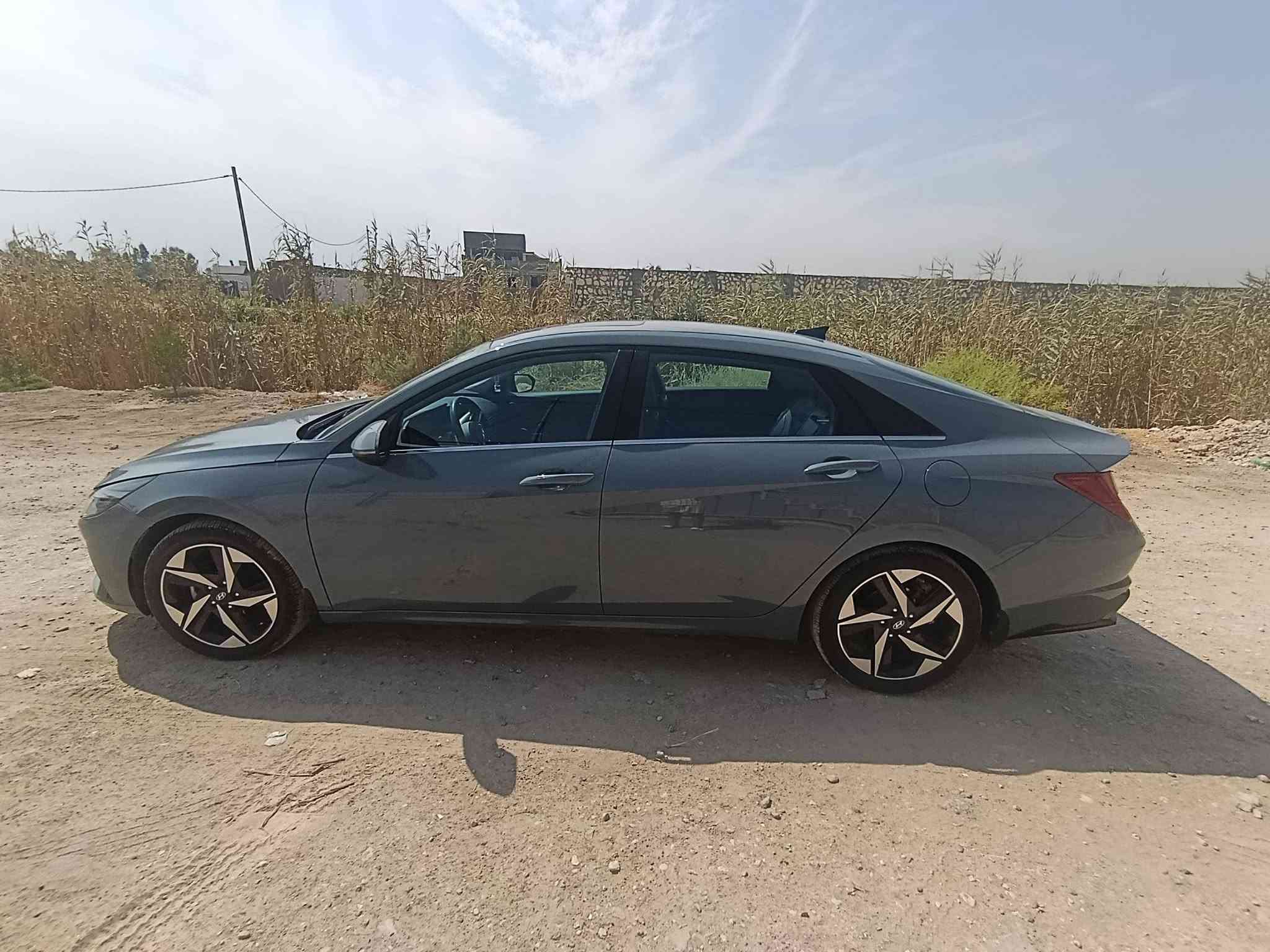 بًسِـمً أّلَلَهّـ أّلَرحًمًنِ أّلَرحًيِّمً 
HYUNAI/
               ELATRA
Limited

فول1/1
   اللون (رصاصي غير محدد) 
   
                  ﴿ المواصفات﴾
بصمة اصبع لمس
دخول ذكي
تحكم مقود جهتين
فتحة سقف اوتو
جام كهرباء اوتو
كشن كهرباء
كشنات تدفئه 
تشغيل عن بعد
3 وضعيات قياده
نضام اوتو هولد
سايد بريك كهربائي
تبريد قطعتين
شاشه وسطيه متصل
شاحن لاسلكي ذكي
نضام Gbs
نضام. SOS
كامره خلفيه60fbs
تبريد ذكي 5وضعيات تحكم
منضومة سماعات Bose
جنطه فتح تلقائي عند الوقوف خلفها
كامره قمر صناعي 
مانع انزلاق
تحديد مسار
مثبت سرعه 
قياده ذاتيه
اشاير بالمري
رادارات اماميه 
رادارات خلفيه جانبيه
مرايه وسطيه ذكيه 
مرايات جانبيه كهرباء
نضام تعليق مع المركبه
ويل زجاجي
محرك 2.0                 DOSH
197.         HP                     قدره حصانيه

                          ملاحضات
السياره مابيها حادث فقط جاملغ وبنيد تبديل *صبغ اثر السرقه الباقي مكفوله من الشخط سياره جديده بمعنى الكلام السونار مرفق بالصور عده السونار بيها بارد شبر بالدوسه عكس جهة السائق رقم الشاصي مرفق بالصور 
                  _______________
السعر                                   $175 بيها مجال

العنوان/بابل قضاء ابو غرق
    
                        للاستفسار

      [***********]

نص مكتوب في الصور:
- ملاحظة نخلي كامل مسؤوليتنا بعد الفحص و تسليم التقرير الى الزبون
- الاسم حسين
- التاريخ 2025-09-06
- نوع السيارة النترا
- رقم السيارة 79149
- السونار غير مسؤول عن القص و الغرق و الحرق
- الجانب الايسر:
- الجانب الايمن:
- الجانب الخلفي:
- الجانب الامامي: المصد صبغ البنيد صبغ وتبديل البدنه تبديل
- السونار نافذ لمدة ٢٤ ساعه من تاريخ الفحص
- الملاحظات
- خدوش ورصعات
- الجانب العلوي : رصعات
- بابل - حله / شارع 80 قرب الموارد المائية
- حسين المنصوري
- ارشد الجبوري