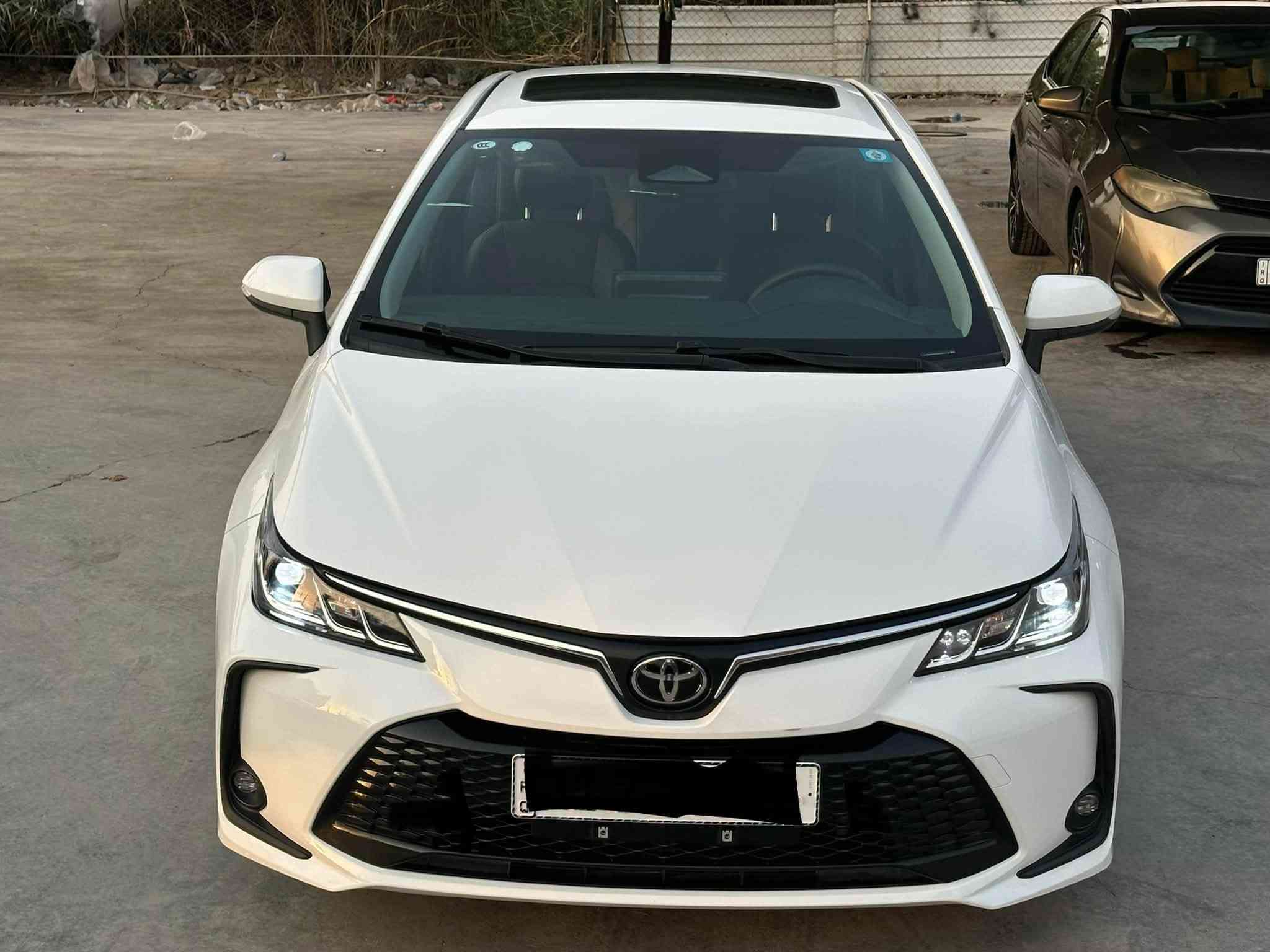 كورلا موديل ٢٠٢٥ 
ماشيه ٨
كفالة عامة 
فول مواصفات اعلى فئة.
كامل الملحقات موجودة.
المواصفات:-
داخل جلد بلادي.
اربع انضمة قيادة.
شاشة جبيرة.
كاربلاي
اوتو هولد
رادار + مثبت سرعة + تحديد مسار.
حساسات + كامرة.
+بقية المواصفات معروفة.

رقم بابل
الموقع بابل حله مركز المدينه 
السعر 163وبيه مجال كلش بسيط
للاستفسار اكثر الاتصال او مراسلة واتساب:-

***********
