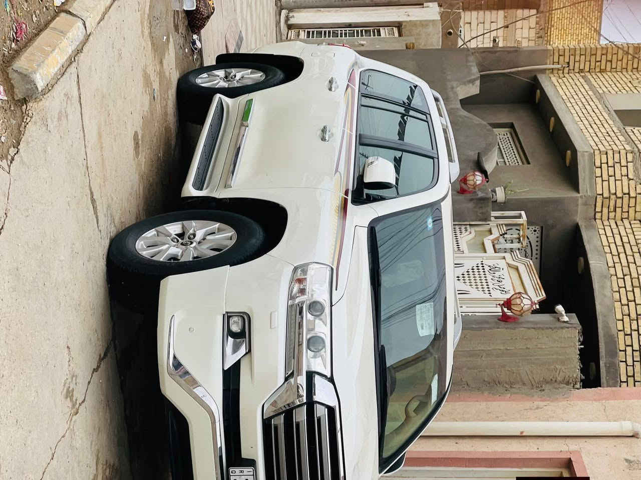 لاندكروز 17كفاله عامه 
رقم بغداد مشروع وطني ماشيه 133الف حقيقي 
افطيم اصل 
. مواصفات 
كامره 
حساسات أمامية وخلفية 
زراكات
لايت زنون
تحكمات 

السعر.460 
الرقم ***********
