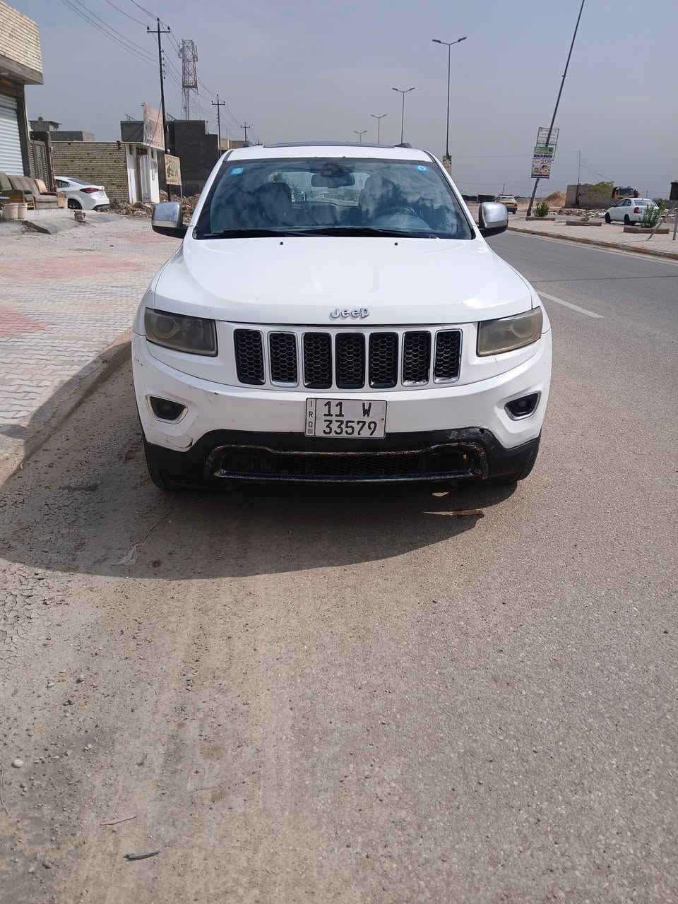 السلام عليكم  جيب كراند شيروكي
ماشية 85 
لميتد السيارة  حادث سرقه 
داخل اسود 
محرك 3,6 VVT
بصمه🫆
فتحه 
كراسي جلد  كهرباء 
تشغيل عن بعد 
شاشة جبيرة 
 رقم بغداد باأسمي مكان السيارة بغداد 
السعر 150 $ وبيها مجال  
الاتصال ***********
