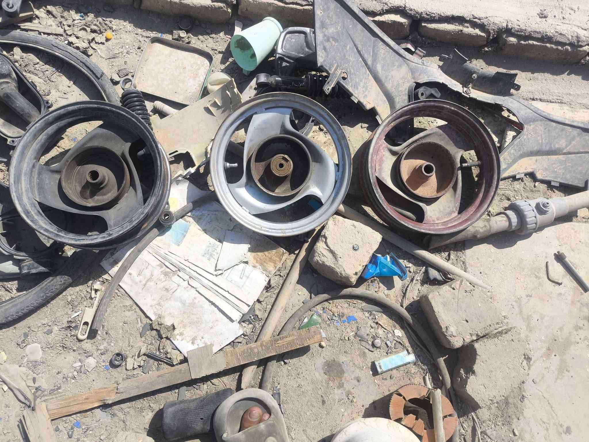 سلام عليكم 
غراض للبيع 
١ مكينه ماكس عدله شرط الفحص نضيفه كلش 
٢ صالنصات وحده بلاديه وحده افم اصليه 
٣ عقوله ماكس شرط الفحص 
٤ تزويد هم
٥ سكانات عدله منغولي بلادي 
٦ شاصي ماكس عدله مكفول نضيف
٧ كفرات ماكس عدله لون ازرك نضيفات اصليات 
٨ قباقه هندر عدي ٥ نضاف اصليات
٩ سدر كامل تزويد نضيف كلش
هاذه رقمي ***********
مكان ناصريه مركز بلتضحيه
