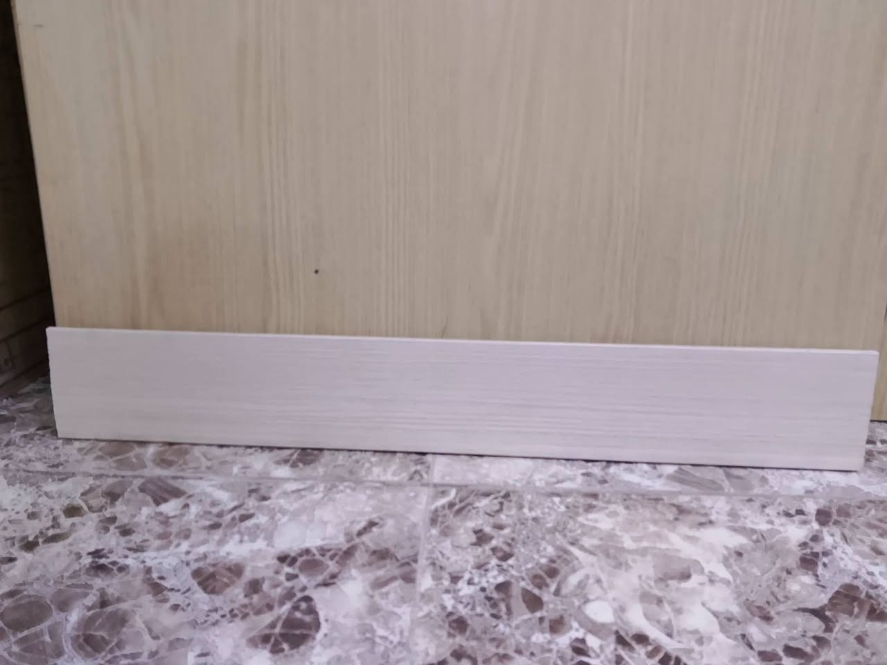 يوجد تغليف باب بسماية وسعار مناسبة وضمان وترتيب
*********** واتساب
