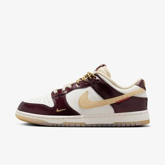🔥 أناقة وفخامة ما تتقارن! 🔥
لكل من تدور على التميز والراحة بنفس الوقت ✨
حذاء نايكي (Nike Dunk Low) النسائي بالتفاصيل الذهبية والماروني الملكي 👑
​الصناعة: فيتنامي درجة أولى (جودة ممتازة وخامة عالية) 👌
​القياس المتوفر: 39 فقط 👟
​التفاصيل: مريح جداً باللبس، خياطة متقنة، وإكسسوار ذهبي ينطي لمسة فخمة للإطلالة 💫
​📍 السعر (٣٠ مع توصيل)
🚚 التوصيل: [اكتبي تفاصيل التوصيل، مثلاً: متوفر لكافة المحافظات]
​📩 للطلب أو الاستفسار: مراسلة الصفحة / الرقم [***********]
