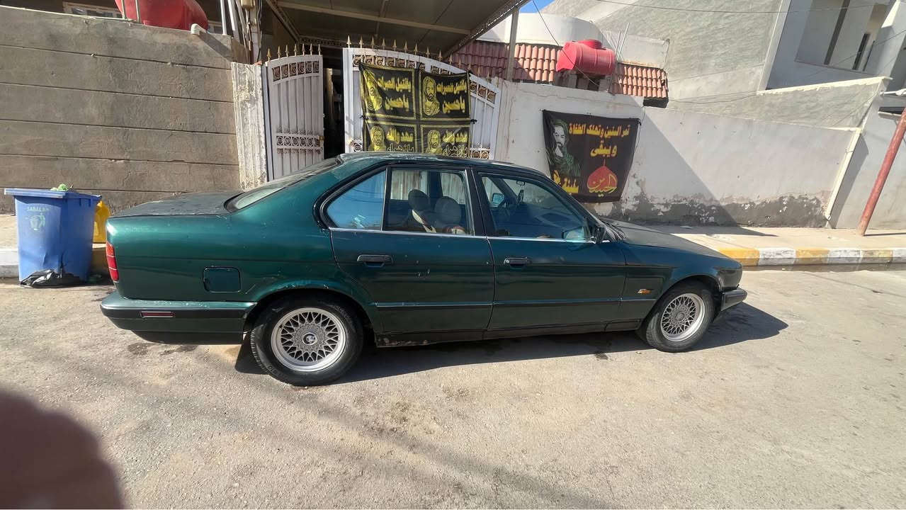 Bmw e34 520 1992 
تبريد شغال مكينة 2500  مسكر عدل بي خيط بخار كير مكفول صدر امامي خلفي تايرات باتري نضيف صبغها بي جراد 
السعر 40 وبي مجال للشراي 
رقم واسط مشروع وطني بأسمي 
مكان السيارة الصويرة 
*********** الصويرة, واسط
