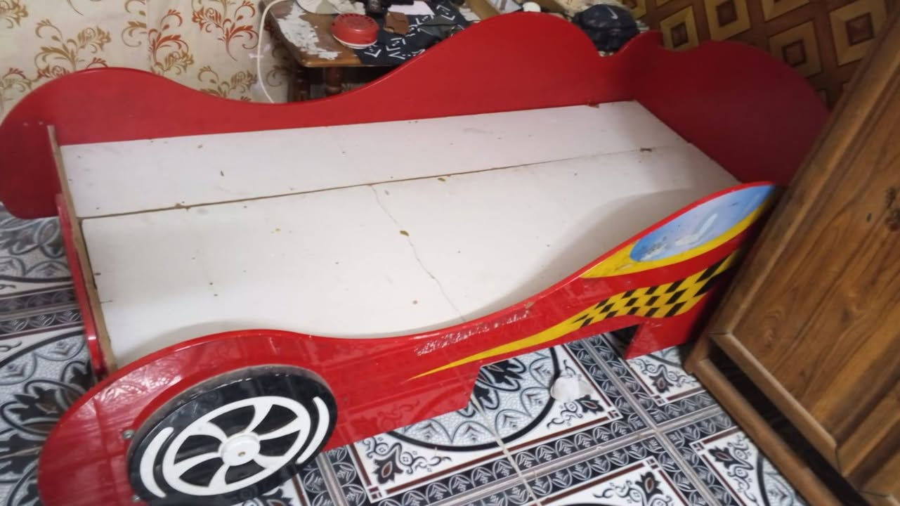 سرير اطفال ٥٠ االف
الشعب سوق شلال
***********
