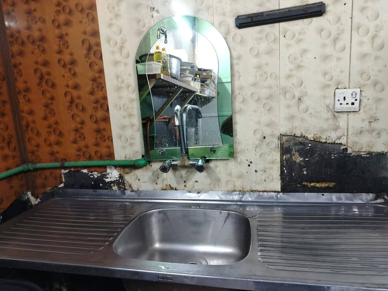 محل للبيع • شوايات دجاج • الاربعين مقابيل العناب