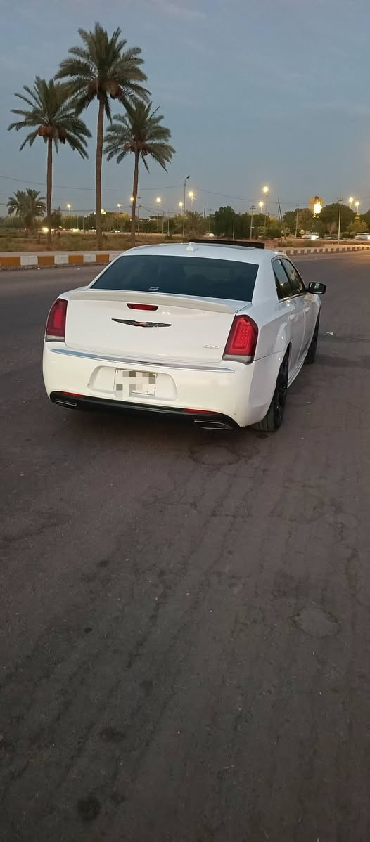 السلام عليكم اوباما موديل 18 وارد امريكي فول مواصفات اس السياره بيها صبغ بالصفاح بدون دواخل رقم بغداد ماشي 100 ماكينه 3600 حلوه السياره جاهزه السعر 185 مكان السياره بابل غير متواجده على الفيس رقم الهاتف ***********

