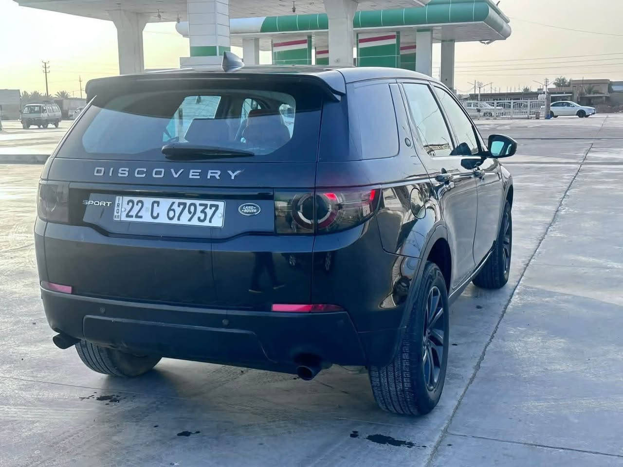 ✨ السلام عليكم
🔥 Land Rover Discovery Sport 2018 🔥
للبيع أو المراوس
💰 السعر:153 ورقه 💰
📍 رقم اربيل  (باسمي)
📍 الموقع: بغداد – بسماية
⭐ المواصفات:
✔️ محرك 2.0 Turbo اقتصادي وقوي
✔️ كير أوتوماتيك
✔️ ممشى 40 ألف كم قابل للزيادة
✔️ فول مواصفات
🔹 حساسات أمامية وخلفية
🔹 كاميرا خلفية
🔹 ليدات نهارية + كشافات ضباب
🔹 سقف بانوراما كامل
🔹 مقاعد جلد ومخمل
🔹 مقاعد كهربائية (السائق والراكب)
🔹 نظام صوتي Meridian الفاخر
🔹 نظام قيادة Sport مع شفتات خلف المقود
🔹 كروز كنترول
🔹 تحكم كامل من المقود
🔹 حساسات مطر وتشغيل المساحات تلقائياً
🔹 مرايا كهربائية مع الطي التلقائي
🔹 إنارة ترحيبية أسفل المرايا
🔹 إشارات مدمجة بالمرايا
🔹 ويلات أصلية قياس 19 إنج
✅ وارد أمريكي
✅  صور الحادث بالمنشور 
✅ صبغ نصف الباب الخلفي فقط
✅ بدون فتح إيربگ وبدون أي ضرر بالهيكل
✅ السيارة نظيفة جداً وجاهزة للاستخدام
📄 السيارة باسمي، تحويل فوري أو وكالة.
🔢 رقم اربيل الجديد هزه سنويه كله جديد 
السعر 153 ورقه 
📞 للاستفسار:
***********
