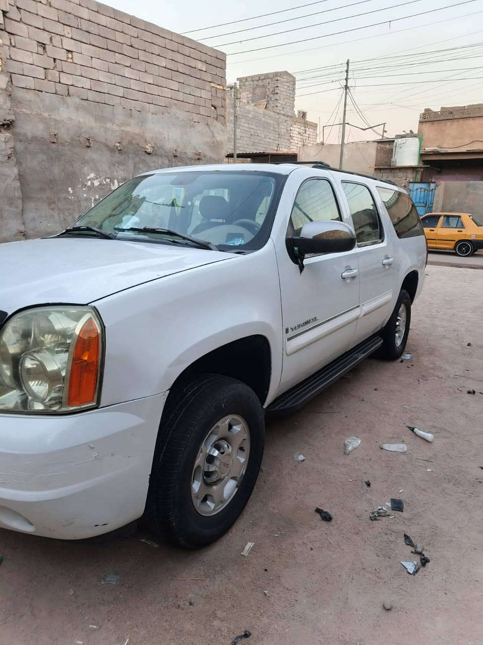 سلام عليكم يوكن فحل جمسي موديل 2007 خليجيه دواخله عسلي مكفوله كير مكينه اكسل تبريد ادوات بيه ارقام شماليه أنه مكلف بنشر  هذ رقم راعيه *********** مكان السياره بصره
