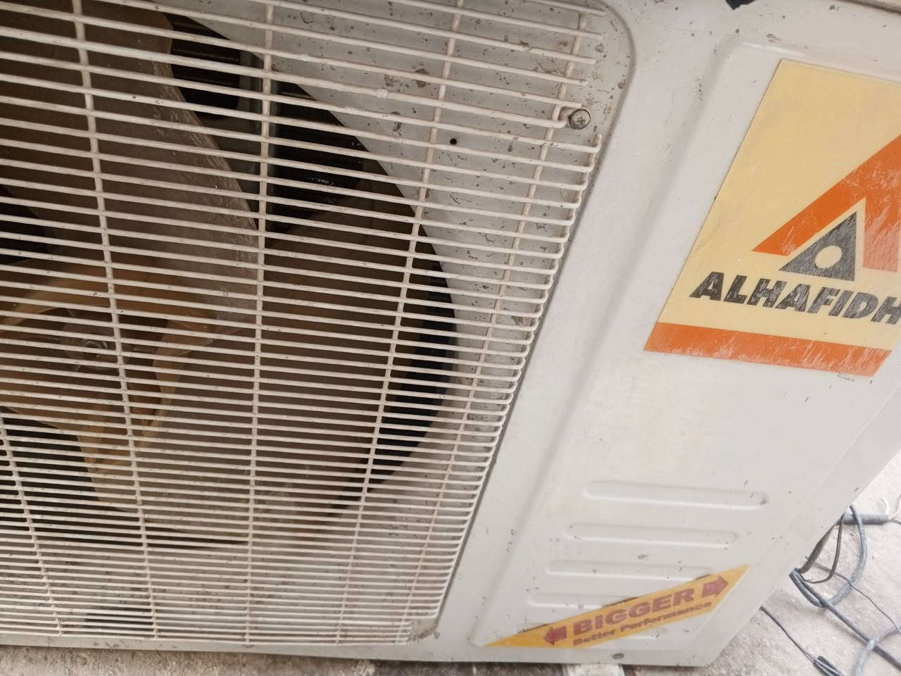 السلام عليكم 
للبيع سبلت جداري قياس طنين وثلث نوعيه الحافض باب اول جهاز نضيف تبريد ثلج ع فحص مامصلح مكانه الصويرة سعره 325بي مجال ‏‪***********‬‏
