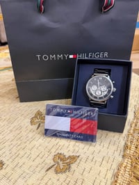 ساعة Tommy Hilfiger نظيفه جدا مثل ما موضح بالصور  قطر الهيكل 43مم تقري...