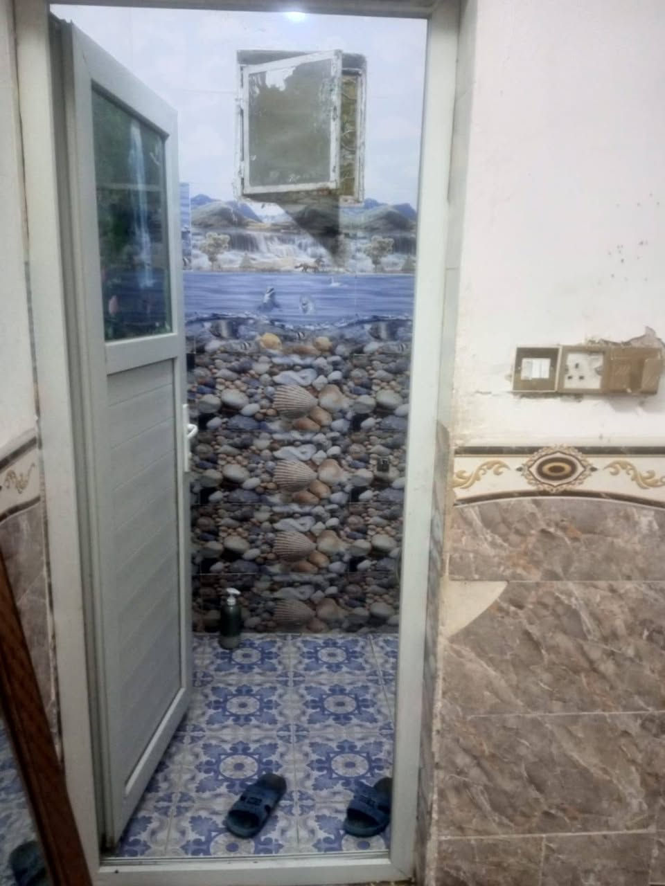 بيت 100 متر طابو صرف طابقين مكانة كربلاء حي الطاقة قطاع ١٧ بشارع العريض شبه تجاري بيت نضيف سيراميك وبورسلين كلة كامل خدمات كاملة للبيع أو مراوس رقم الهاتف *********** للاستفسار
