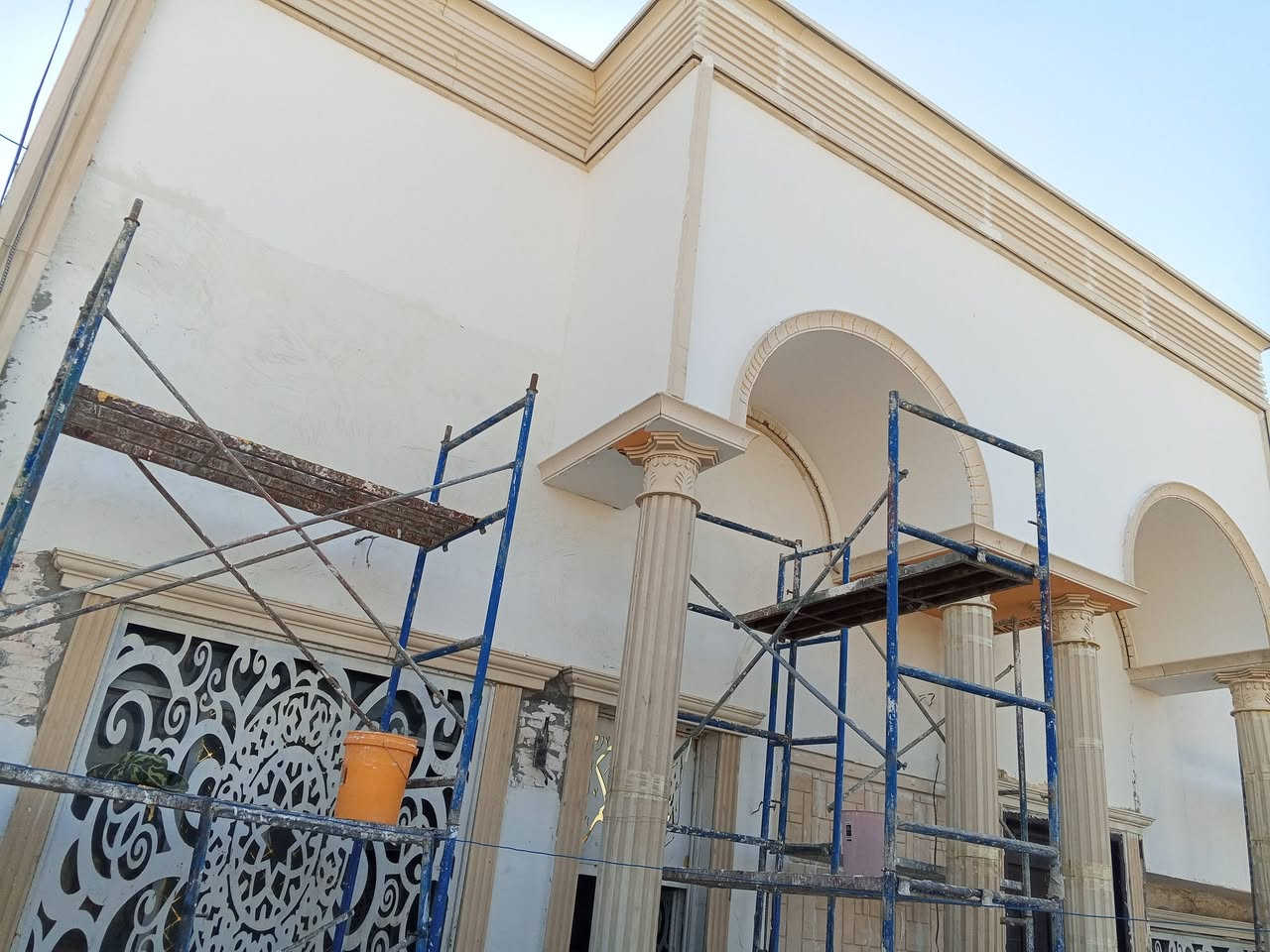 السلام عليكم صباغ متفرغ اشتغل جميع أنواع الاصباغ شغل مرتب وسريع ترميم بيوت معالجة رطوبة وشغل مرتب وسريع مكاني بغداد ‏‪***********‬‏ هذا الرقم بواتساب@

