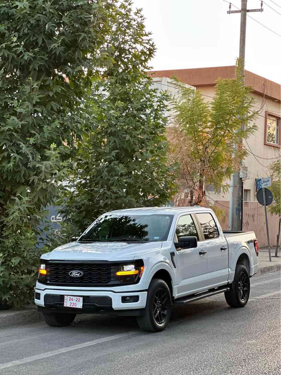 🔥 للبيع | Ford F-150 STX 2024 🔥
 بس بونيت صبغ   دواخل شاصی بشرط

🚘 فورد F-150 STX موديل 2024
(( دبل اكسل ))

✅ محرك 2.7 لتر EcoBoost تيربو 

✅ قوة 325 حصان

✅ جير أوتوماتيك 10 سرعات

✅ كابينة SuperCrew (أربع أبواب)

✅ شاشة 12 إنش

✅ Apple CarPlay & Android Auto

✅ كاميرا خلفية

✅ مصابيح LED

✅ نظام Cruise Control

✅ السياره ٤*٤ دبل اكسل 

📍 الممشى: 11 مايل 

سيارة قوية، اقتصادية بالوقود، ومناسبة للاستخدام اليومي والسفر.

📞 للاستفسار ومعرفة السعر يرجى التواصل على الخاص أو

 الاتصال.*********** 
رقم شاصی   1ftew2lpxrke42360

سعر 305$
مکان سلیمانیە السليمانية, العراق
