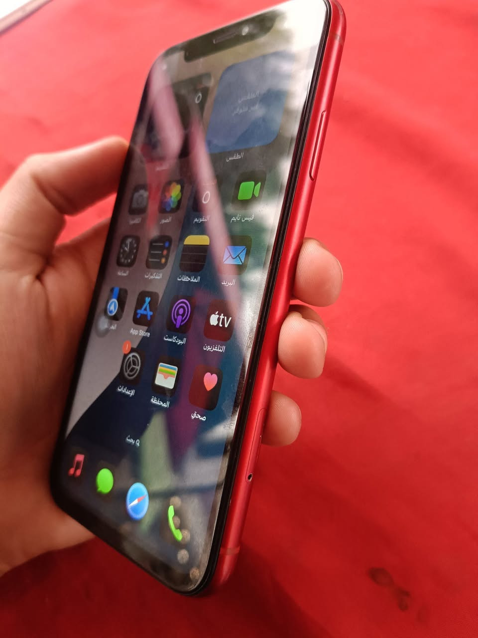 آيفون XR • ٦٤ • احمر