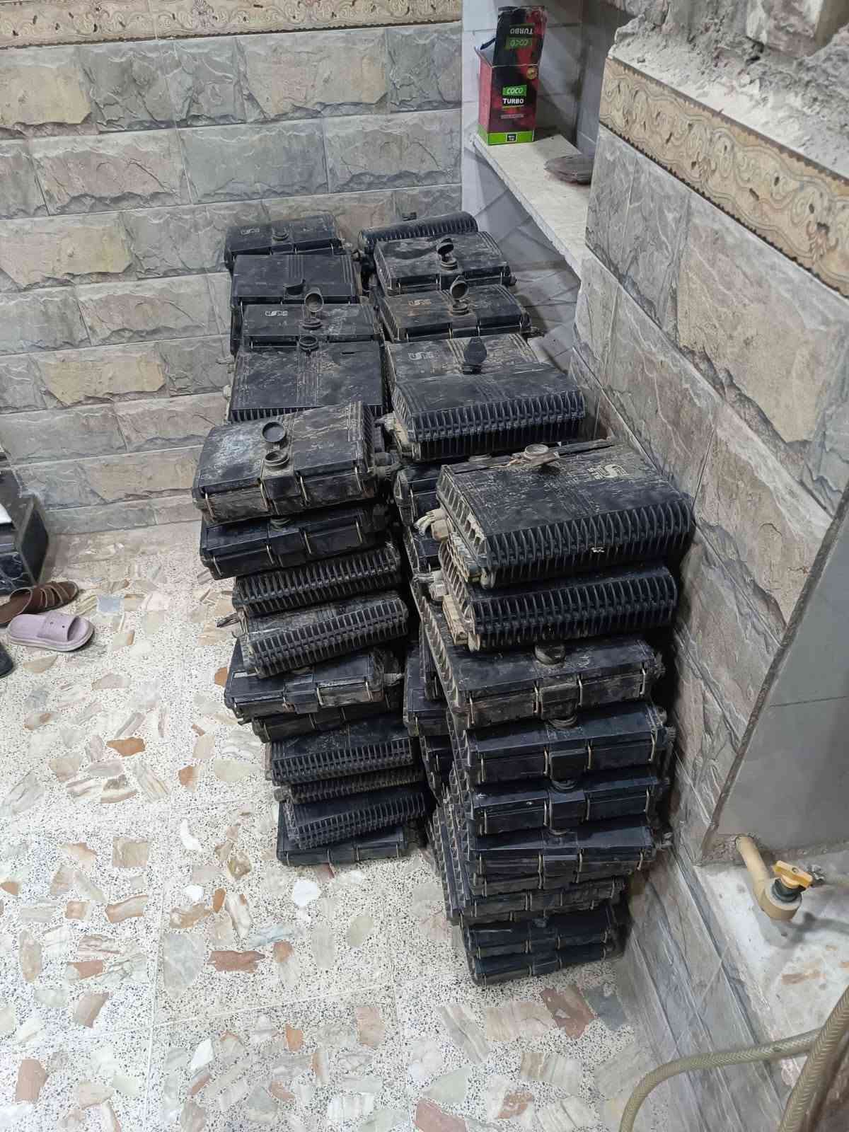 100كابينه 8*1
السعر 6500
بغداد  ***********
