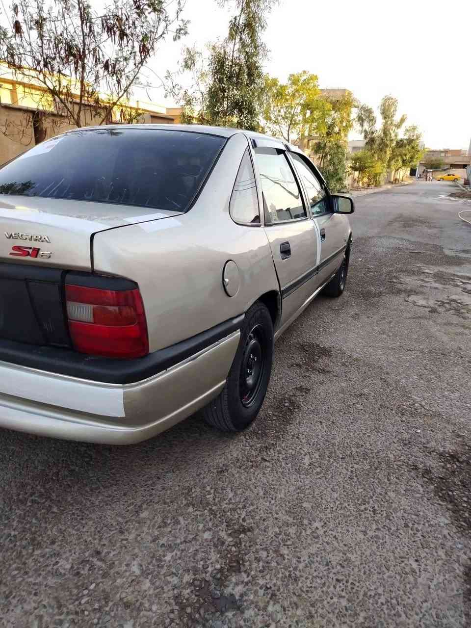 سياره اوبل فكترا حجم 20 سياره نظيفه جدا كولشي مابي شرط بدون ضربه سنويه جديد  كهربائية كلها شغال تخم صدر جديد سياره بلادي سعر38وبي مجال بسيط عنوان كركوك رقم هاتف *********** كركوك, العراق
