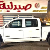 GMC sierra 2018 جي إم سييرا ابيض رقم بغداد ماشيه 99  حادثها الجاملغ وا...