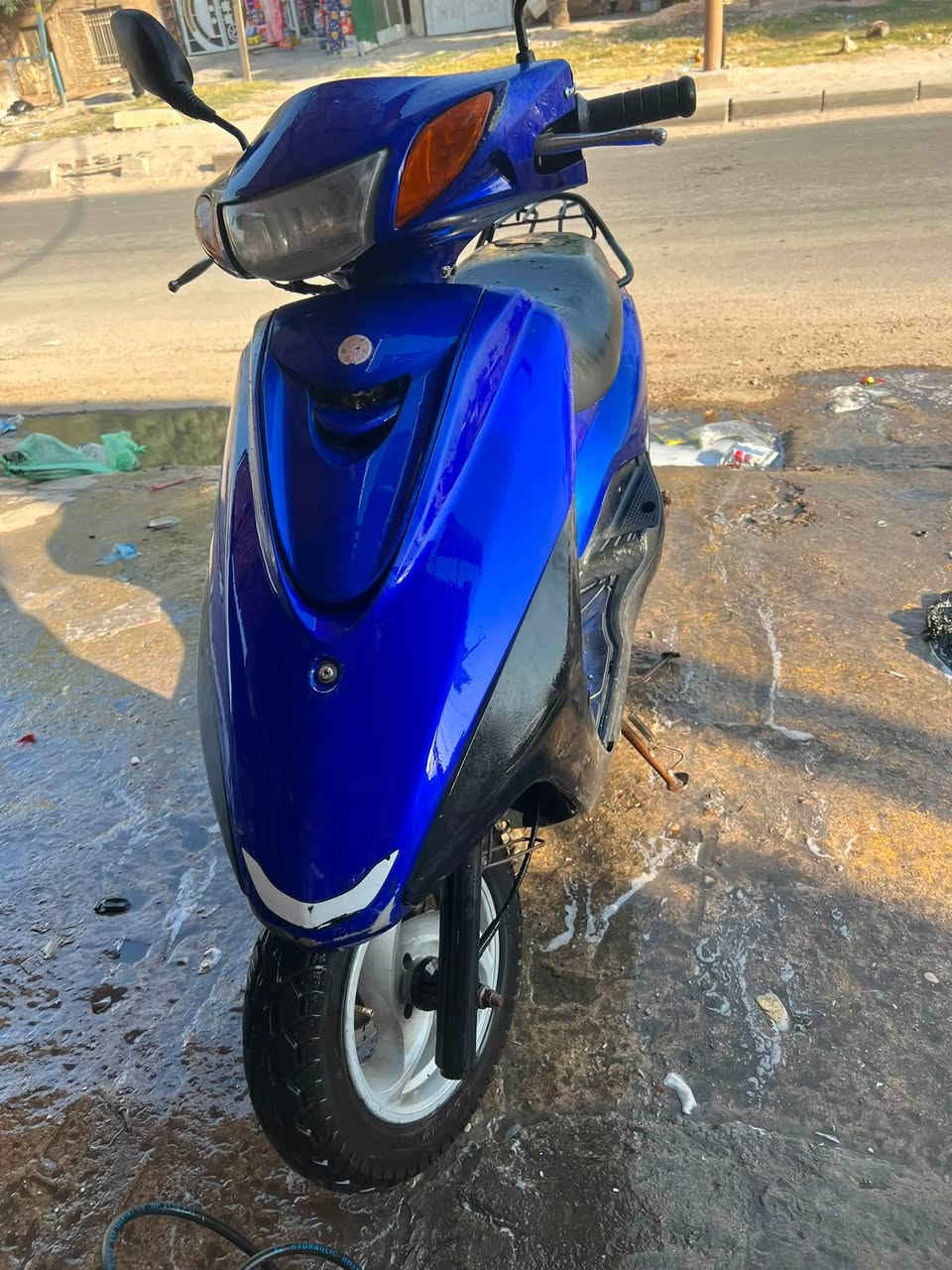 سلام عليكم دراجه اكزز ياباني السعر800وبيها مجال بسيط بغداد الشعله 
***********
