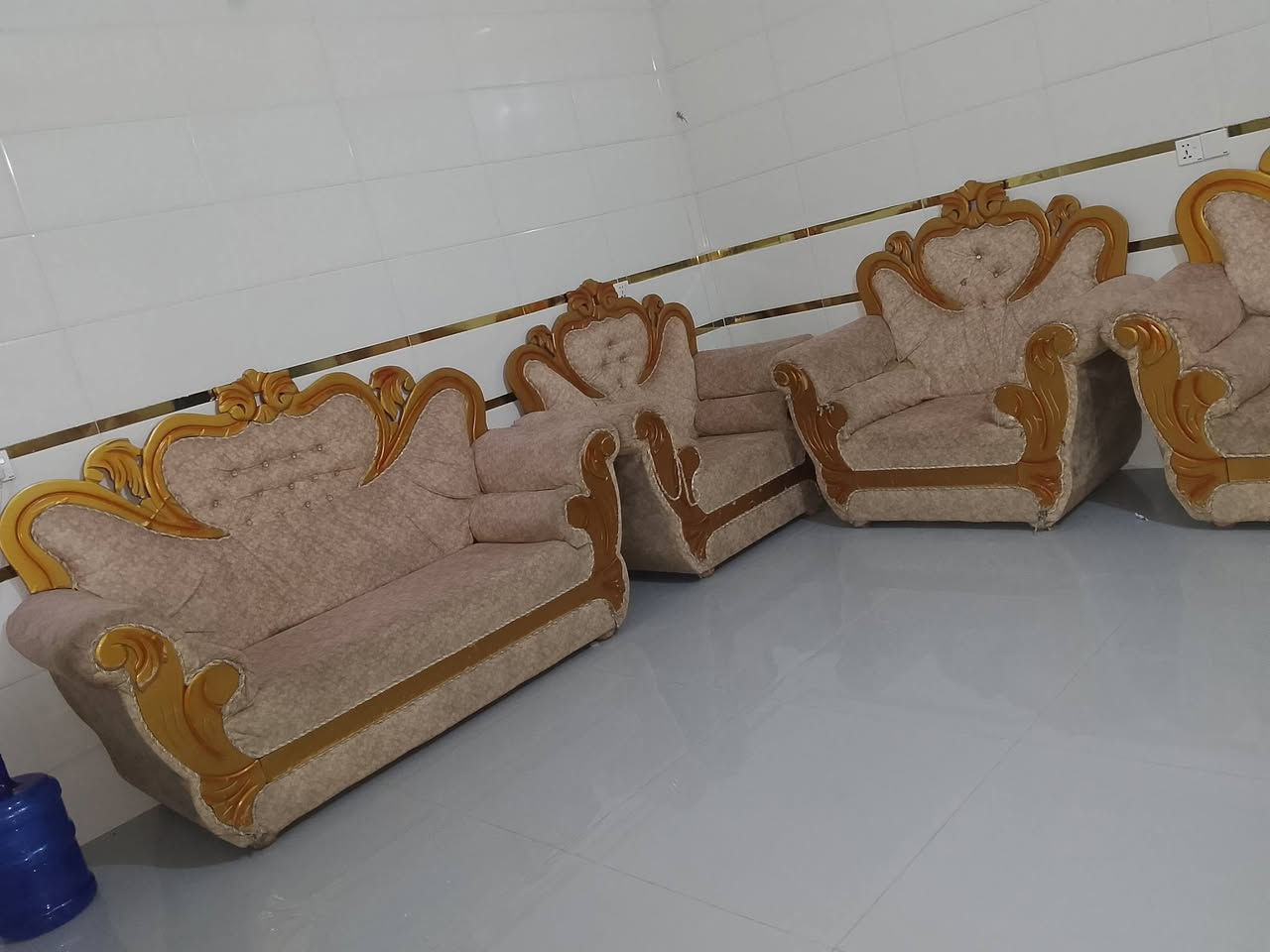 للبيع ***********
