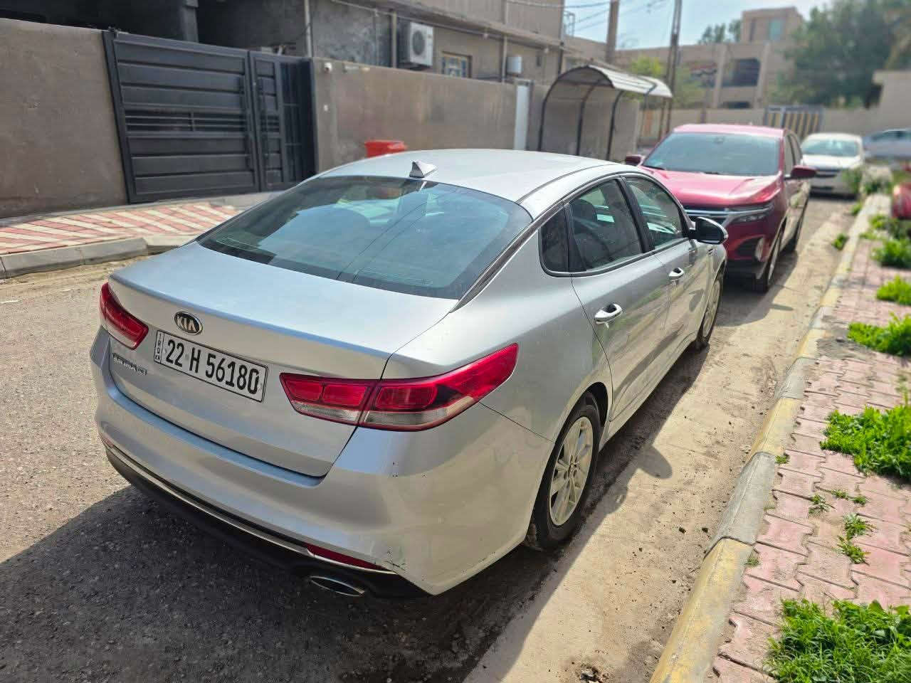 كيا اوبتيما وارد امريكي موديل ١٨
السياره نظيه جدا 
مبيها اي نقص 
تحكم ستيرن 
اشاير بالمري 
بيها قطعه جاملغ انامي جهت السايق ومبدل تفصيخ 
من امريكا ونضربت عندي جاملغ وباب خلفي 
يعني السياره ٣ قطع فقط 
رقم اربيل باسمي
السعر ١٢٥ 
الرقم ***********
