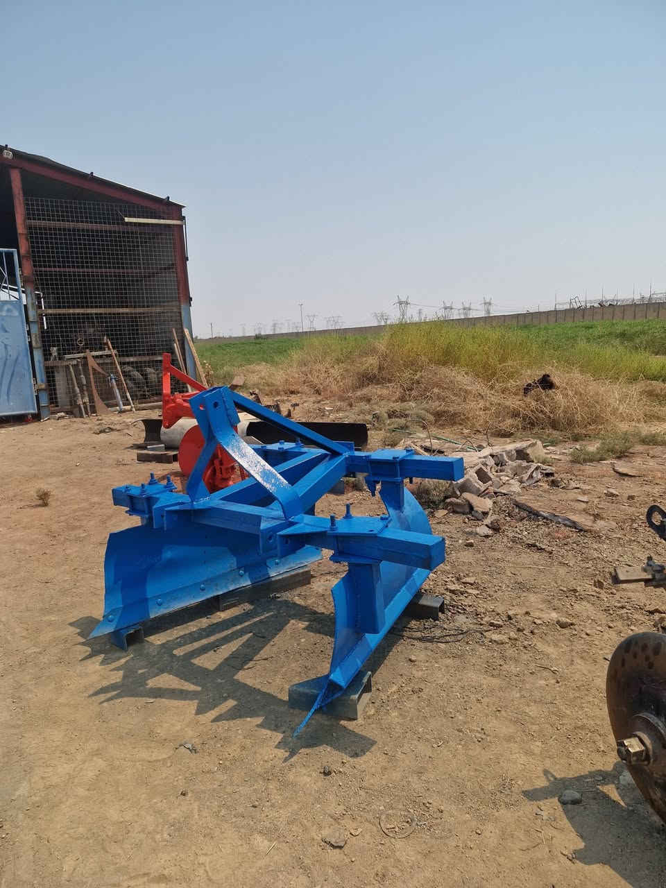 للبيع مرازه مستعمل سعره 400 وبيه مجال بصيط عنوان واسط الزبيديه قرب الطاقه الكهربائيه ***********
***********
