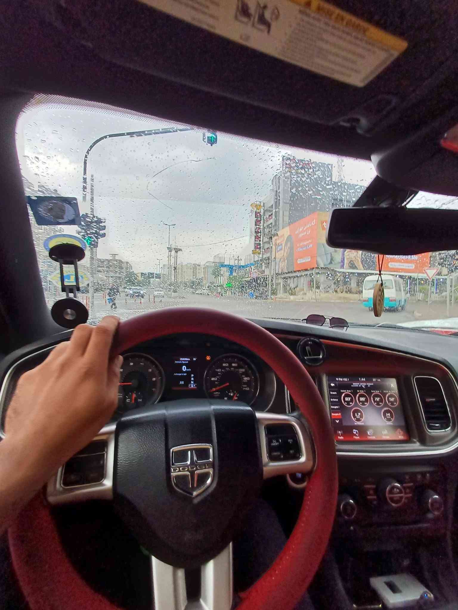 السلام عليكم
جارجر موديل ١٤ اصل 
وارد كندي دخول كلين موجود تقرير مالها 
بيها قطعه وحدة صبغ بدون ارباك بدون داخل 
السيارة داخل احمر جديد كارتون 
☆كير عصا مكفول 
☆مكينه مال موديل ١٩ 
☆تخم تاير قبل شهر شديته 
☆حدادة مكفول بنسبه ٩٥% 
☆تبريد شرط ثلاجة 
☆مكينه ٣.٦ 
☆شاشة جبيرة
☆كامرة خلفية
مواصفات SXT 
السيارة شرط مابيها مصرف الف دينار 
تحويل مباشر راعيها من منطقتي 
السيارة جاهزة وترايها من شمال إلى جنوب
ماشية ٢٥٠ كم 
#ملاحظة السيارة مراوس فقط ب موديل حديث جارجر اوباما 
مو مهم الصبغ الي بيها المهم بدون داخل 
مكان السيارة كربلاء 
للتواصل ***********
