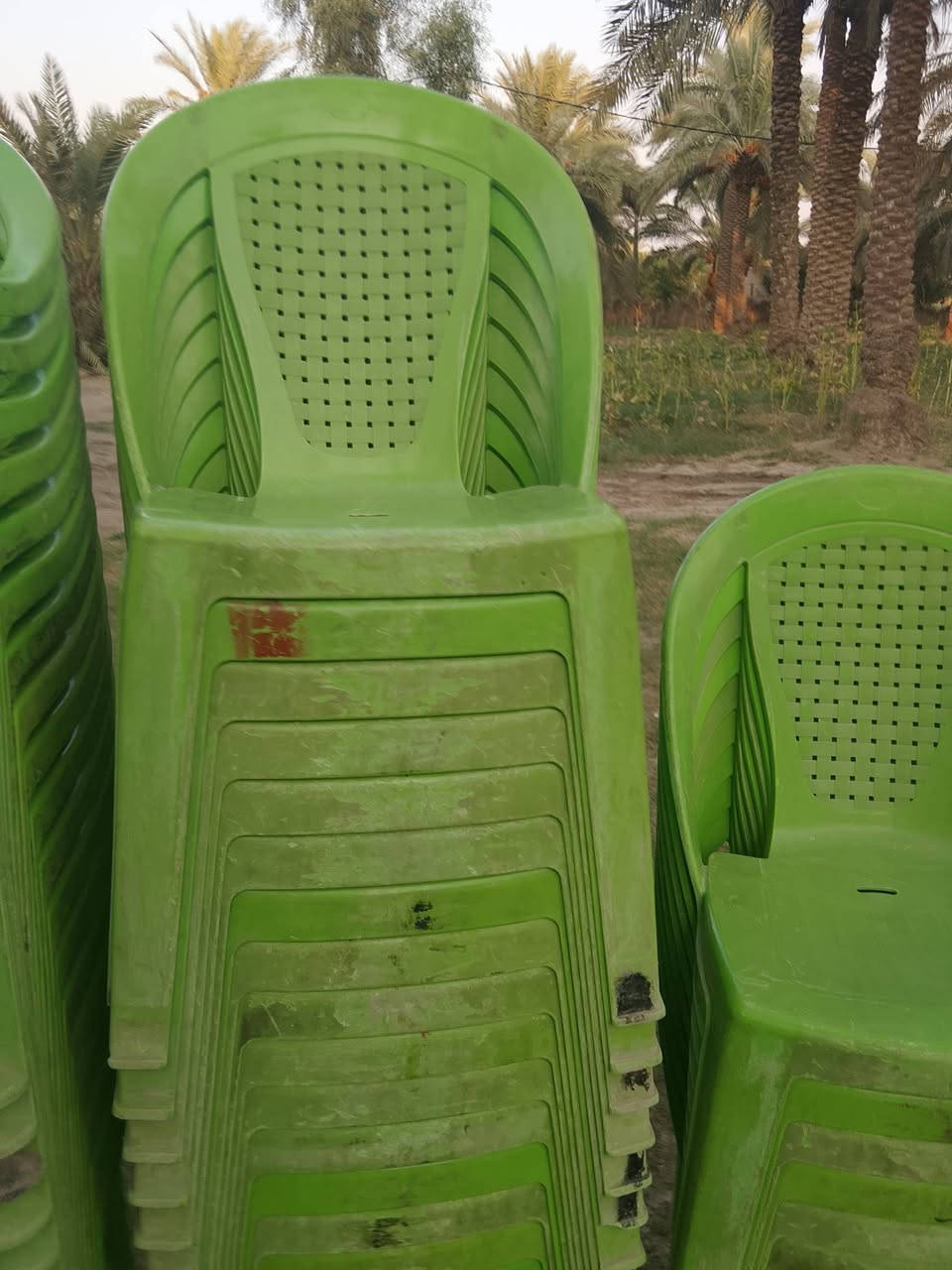 السلام عليكم كراسي للبيع نوعيه ناصر لاصلي ابو اليده ونوعيه ناصر فلات نوعية لاردني فلات لون ابيض لبيع شلع قلع العدد 400 حله على طريق سريع قرب معمل سكر *********** سعر 5الف الواحد
