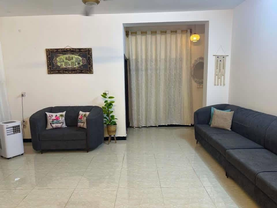 السلام عليكم دار للبيع في تكريت مجمع الجوهره🏠 مساحته 300متر طابقين الوجه 15متر النزال 20متر☑️
غرف نوم 3 وأستقبال وصاله معزوله ومطبخ واسع🏗️
مجموعه 4 صحيه كراج واسع وحديقه مرتبه داخليه🏕️
موقعه جداً مميز قرب الجامع والمدرسه الثانويه🏤
الدار بناء طابوق بالكامل وشغل جناي درجه أولى☑️
نظام الدار روبي 1 الخارطه المرغوبه اكثر بالمجمع🏘️
للأستفسار أكثر عن الدار مراسله الواتساب حصراً📲
أو الأتصال مباشر وحياكم الله ***********📞
