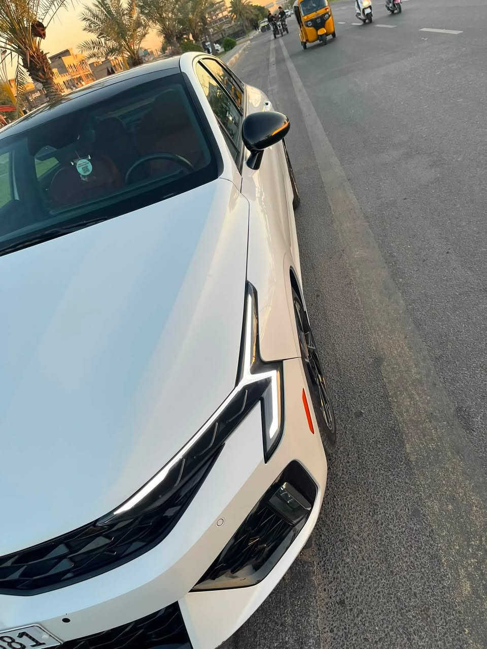 سلام عليكم
للبيع | 2025 KIA K5 GT-Line

المسافة المقطوعة: 13000 ميل

المحرّك: 2500cc

رقم بغداد

المواصفات:

 • فتحة سقف بانوراما

 • تشغيل بصمة

 • رادار أمامي

 • رادار جانبي (نقطة عمياء)

 • تحكمات مقاعد كهربائية

 • شاشة وسطية كبيرة

 • سايد بريك دكمة (Electronic Parking Brake)

 • تدفئة مقاعد

 • تدفئة ستيرن

 • نظام تثبيت السرعة

 • حساسات أمامية

 • كاميرا خلفية عالية الدقة

 • دخول ذكي

 • إضاءة خارجية LED

السعر:195ورقة

رقم صاحب السيارة ***********
