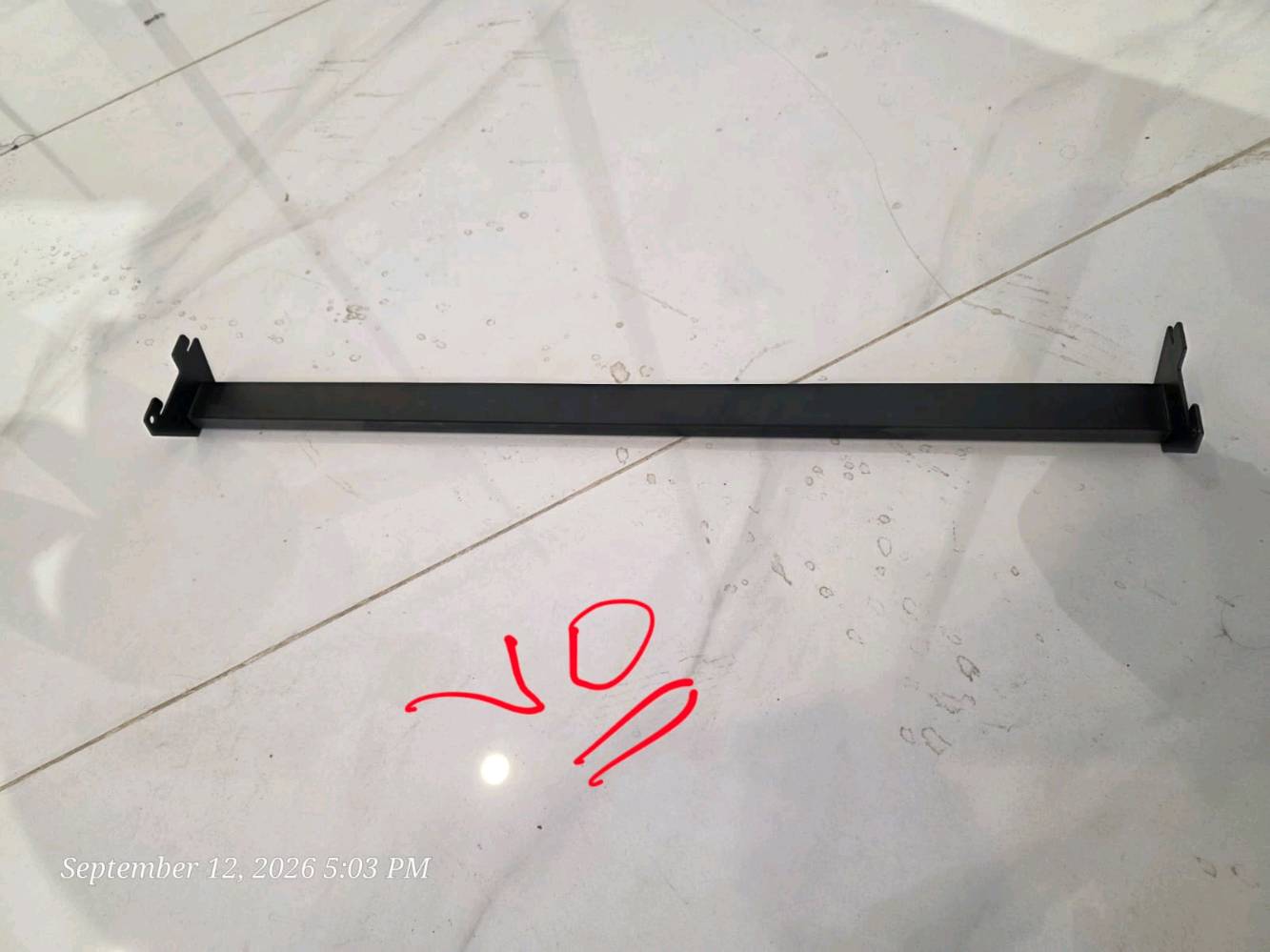 ديكورات محلات تجارية للبيع مستعمل نظيف جدا 
( تعلاقات ، شوكات، رفوف وسكك 
العدد المتوفر مكتوب في كل صورة
للتواصل والسعر *********** واتس اب