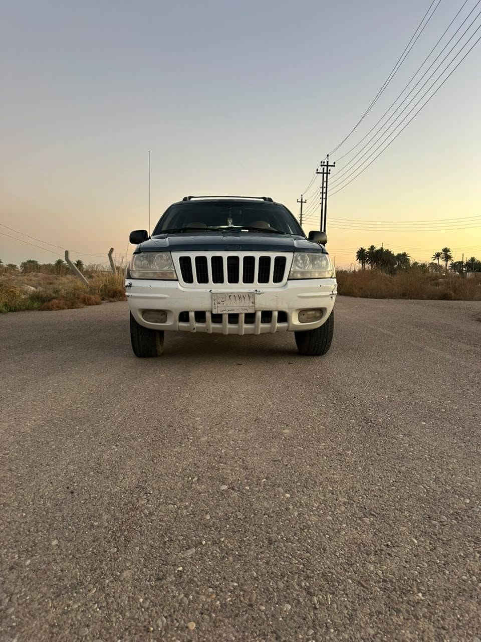السلام عليكم
السعر 50 $وبي مجال 
 جيب كراند شيروكي بلادي 
موديل 2000
الموصفات 
محرك وكير مكفول 
داخلها خير من الله 
تخم تاير جديد
حادثه بسيط الدعاميه الاماميه وكمبريسر تبريد عاطل فقط 
الاستفسار اكثر اتصل على الرقم 

***********
