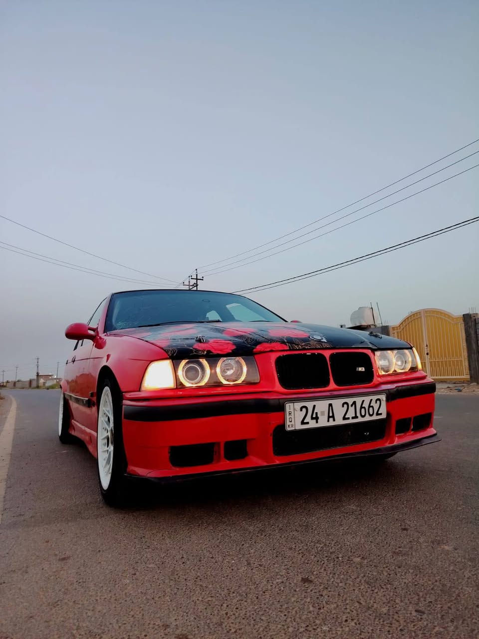 سلام عليكم E36 للبيع رقم دهوك دولي تحويل يمته ميعجبك سنويتهه ل29 /سياره رياضيه بلكامل كت Mبرمجه عقل كزوز رياضي ويلBBSمكينهV8 حجم40 تنفس طبيعي دركه تحكم مري Mكير عادي6نمر 1234بطناش تخم تاير هسه شاده السعر45وبيهه مجال سياره مال حلبات بختصارصرف البانزين انسه الصرف لان كير عادي والجنايه يعرفون بيهن  قسمآ بالله صرف سايبه اله شوي...هاتف***********واتساب هم موجود.. المكان صلاح الدين قضاء الدجيل...
