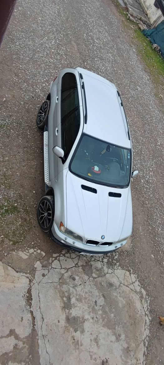 X5 30i
مۆدێل 2001
نرخی 90
بێ بۆیاخ بێ کاڵ بونەوە 
شەش پستن 30i 
گێڕومەکیینە بەشەرت
مواسەفات فولە بەس سڵایت نیە
سەنەوی تازەیە هەتا 2029
بەناو خۆمەوەیە 
7وەرقە غرامەی لەسەرە 
***********
***********

نص مكتوب في الصور:
- أدخل نص
