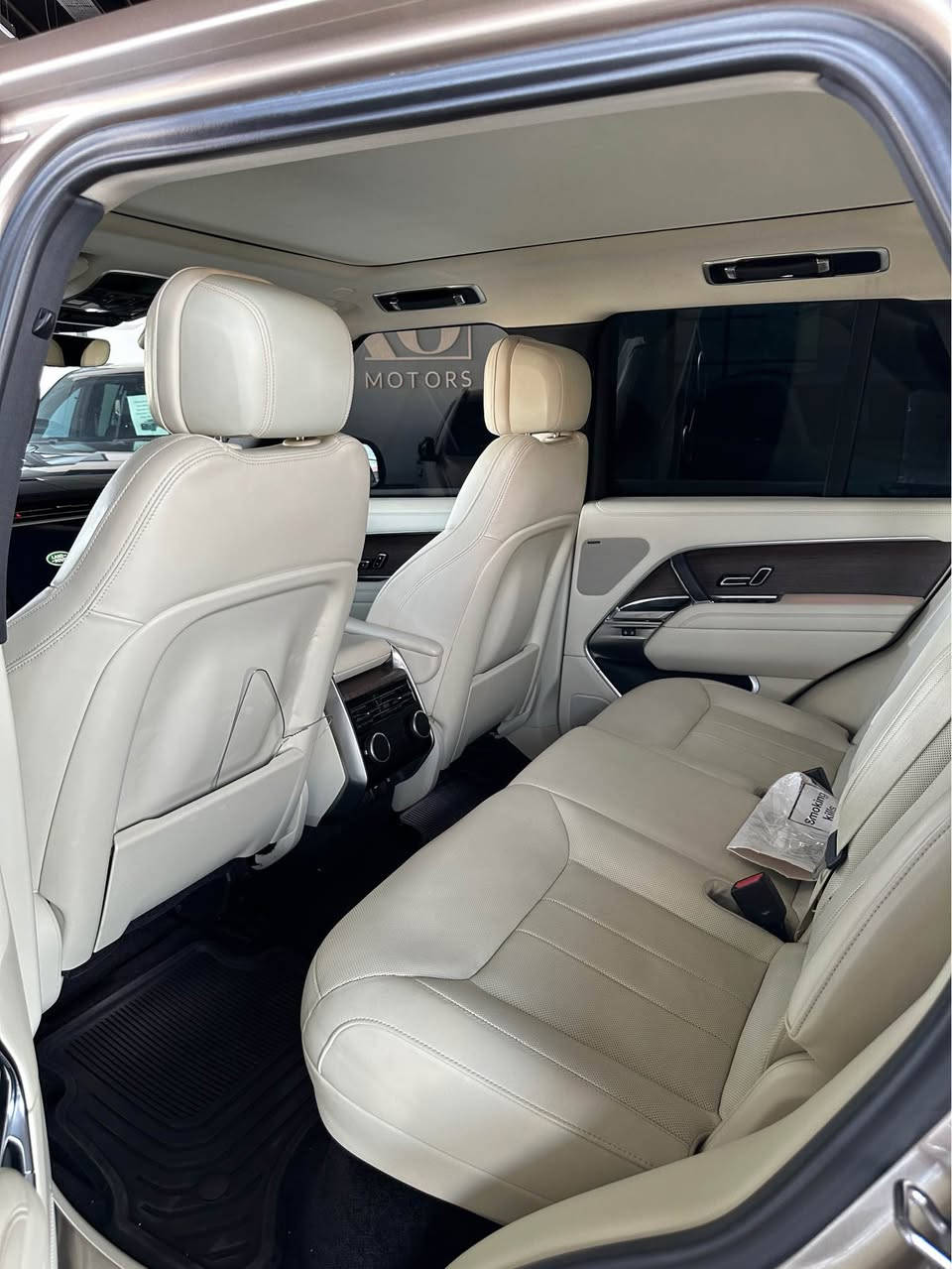 range rover vogue 2023 se P400 
رنج روفر فوك se 2023 فول مواصفات وارد امريكي كلين تايتل بي دعم و صبغ ٢ درگه هـ صبغ ستيره بي مشكيله بي دعم و ج تشته ك كامل ppf كريه ٥٢ هزار مايل ريڤه جوي سياره كامل شرت گير مكينه تحويل هه مي تشت شه رتن سعر: 97,000$ و مجال 
رقم: *********** دهوك, العراق
