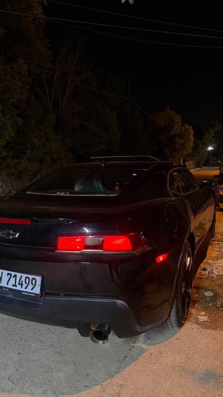 السلام عليكم كمارو موديل 15 RS V6
السيارة فول للأخير فتحة شاشة كبيره 
داخلة كلين وهنا صار بيهه قطعة وحدة فقط 
كفالة كير مكينة اكسل كلة مكفول جديدة السيارة تاخذهة متصرف عليهة ربع بيهة ادامة كاملة رقم بغداد باسمي مكاني بغداد السعر 95 ***********
