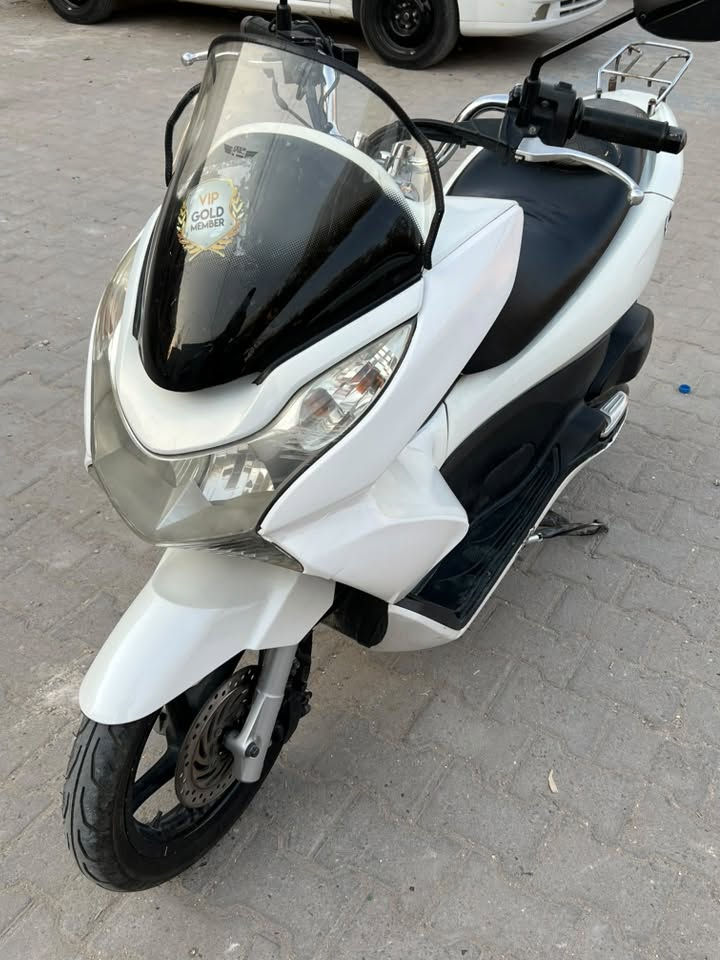 السلام عليكم bcx جيل اول ياباني مال رنبه
محرك 150 حرف A  بيهه تدفهه بل يدات 

مكينه برغي ممفتوح بيها شلعه معدل خير من الله 

تخم تاير البلادي مالها  كل نقص مابيها  

السعر. مليون و 500

   مدينه الصدر  ***********
