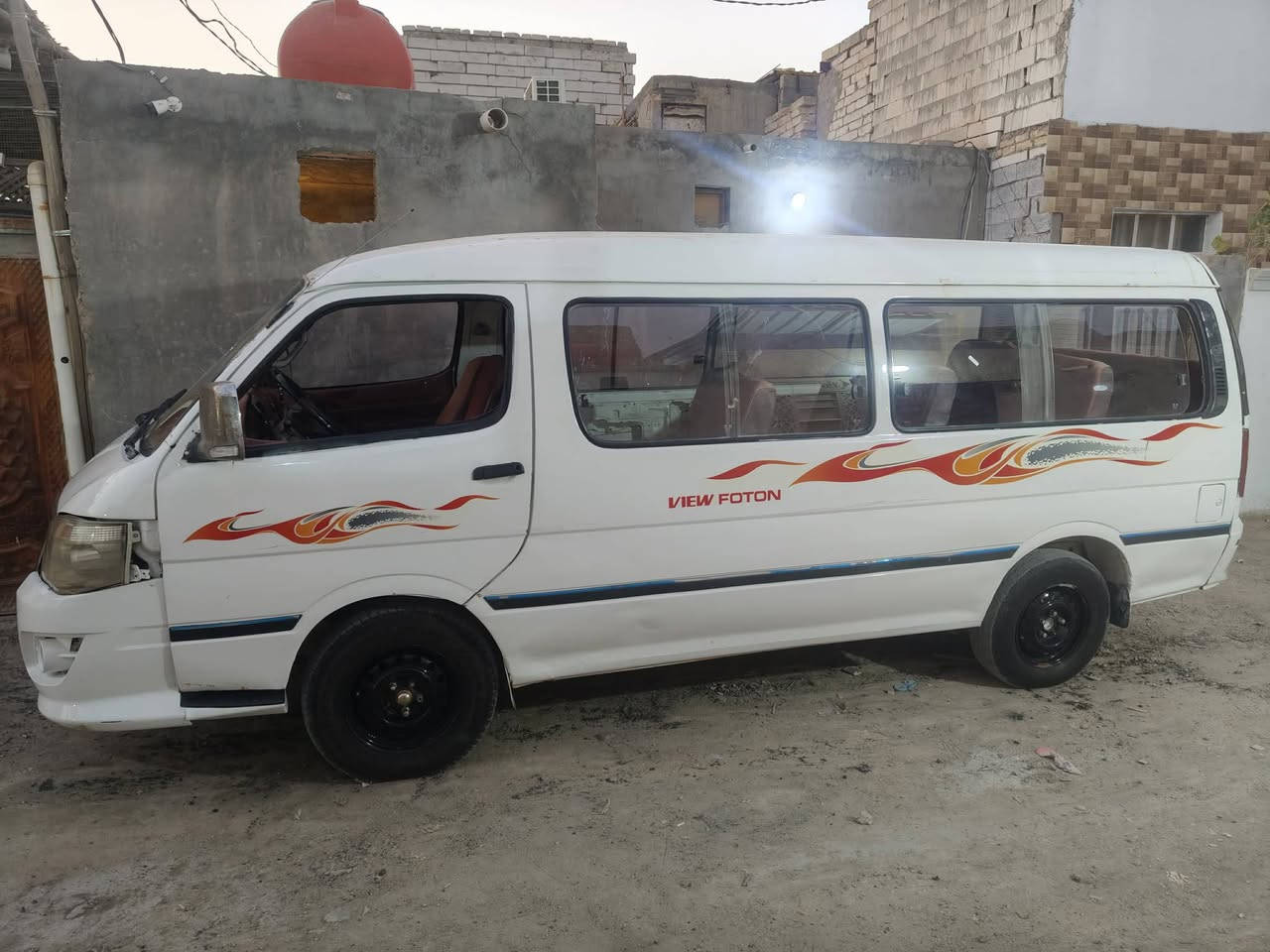 فتون للبيع مكينه وكير مكفولات اكسن بي بداية ونه  كهربائيات كلها شغاله حداديه نضيفه 
تايرات نص عمر دوشمه ارضيه جديده 
السياره معمره خياسات وصبغ مديل 12 رقم سنويه اصليه عضم عاج اتكفل سرقه وعشائر العنوان النجف***********

نص مكتوب في الصور:
- HONOR X9b
- 108MP Ultra-Sensing Camera