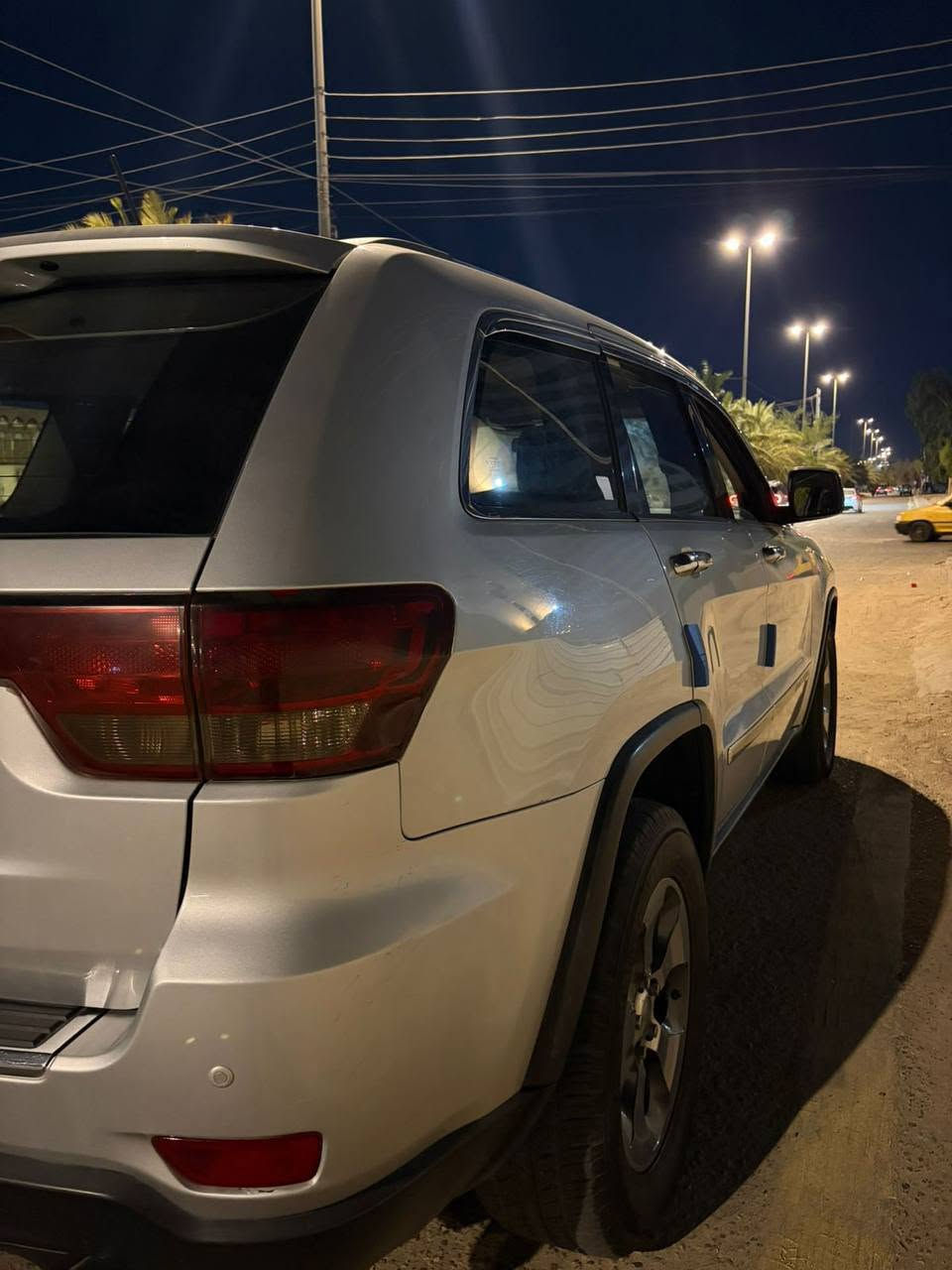 جيب شيروكي موديل 11 رقم انكليزي بغداد باسمي تحويل ثاني يوم بيع او مراوس 
*********** عمارة, ميسان
