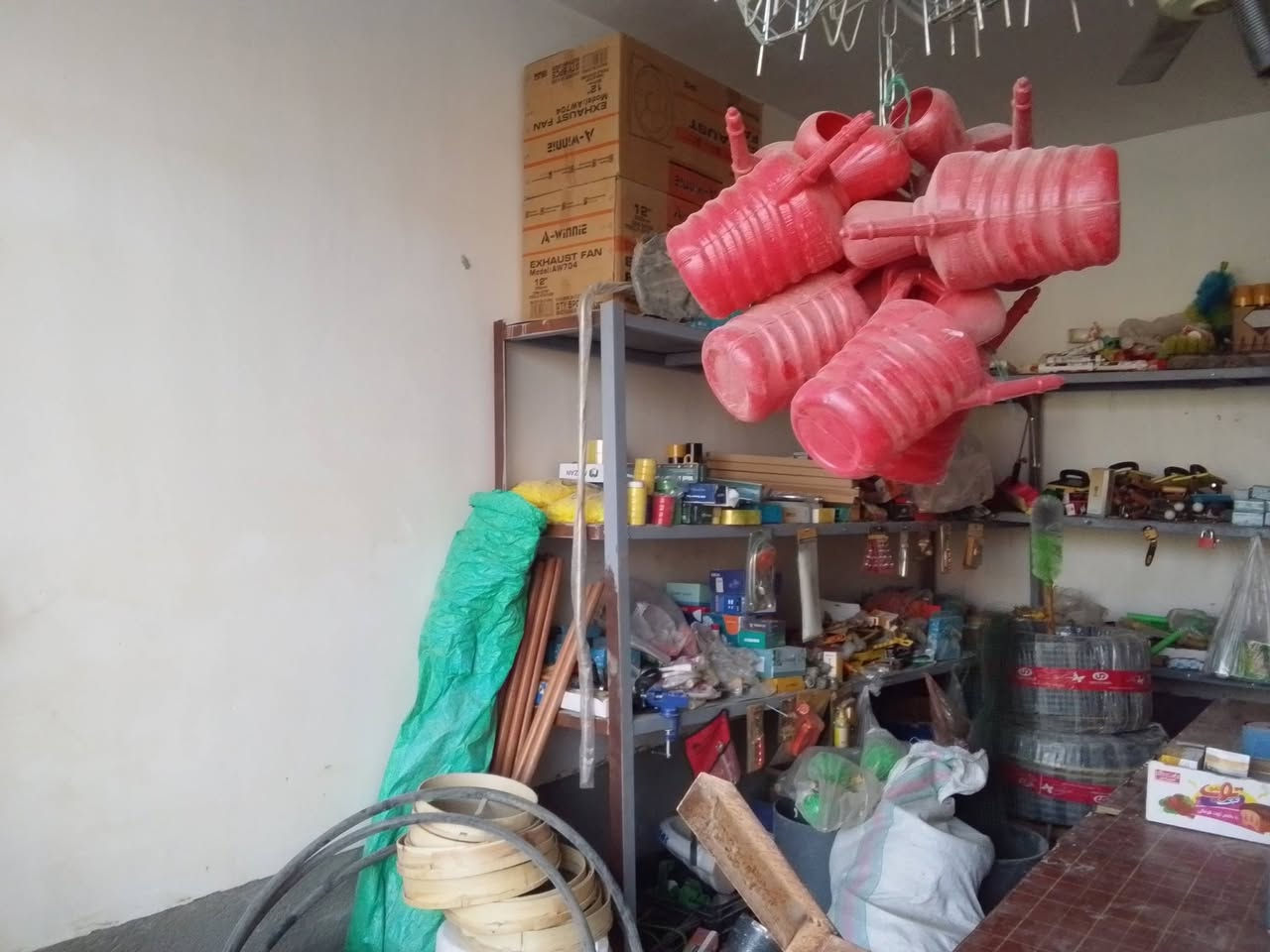 سلام عليكم محل انشائيه للبيع سعر مناسب
