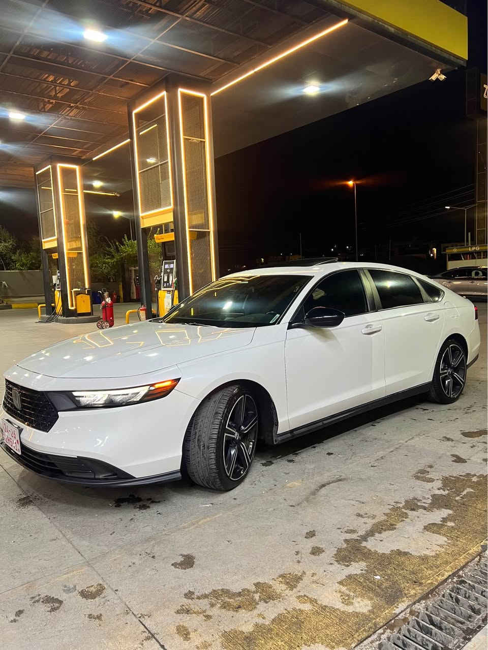 Honda accord hybrid  2024

       حجم المحرك : 2000  هايبرد

ضرر السياره : جملوغ ورا بدون دواخل
        
حالة اليرباك : بس واحد برده
المسافه المقطوعه : 100الف ميل

#مواصفات
• مكينه 2000
• شاشة كبيرة.
•فتحه
• كاميرا خلفية 3 انظمة
• كرسي كهرباء  
• رادار امامي
• مانع تصادم
• محدد مسار 
• تصحيح مسار
• شفتات بالستيرن
• مثبت سرعة
• مانع انزلاق
• دخول ذكي 
• إنارة ترحيبية
• هاندبريك كهرباء
•لايت عدسات زينون
• نظام اوتو لايت Auto
• لايت العالي زنون 
• حساسات مطر 
• حساسات دخول الإنفاق
• حساسات ضغط هواء الإطارات
• أوامر صوتية
• 3 أنظمة قيادة (eco, ev, sport)
• بلوتوث
• مدخل USB + AUX 

السعر : 178 وبيه مجال قليل

تفاصيل اكثر هذا رقمي ☎️
*********** 
مكاني دهوك دهوك, العراق
