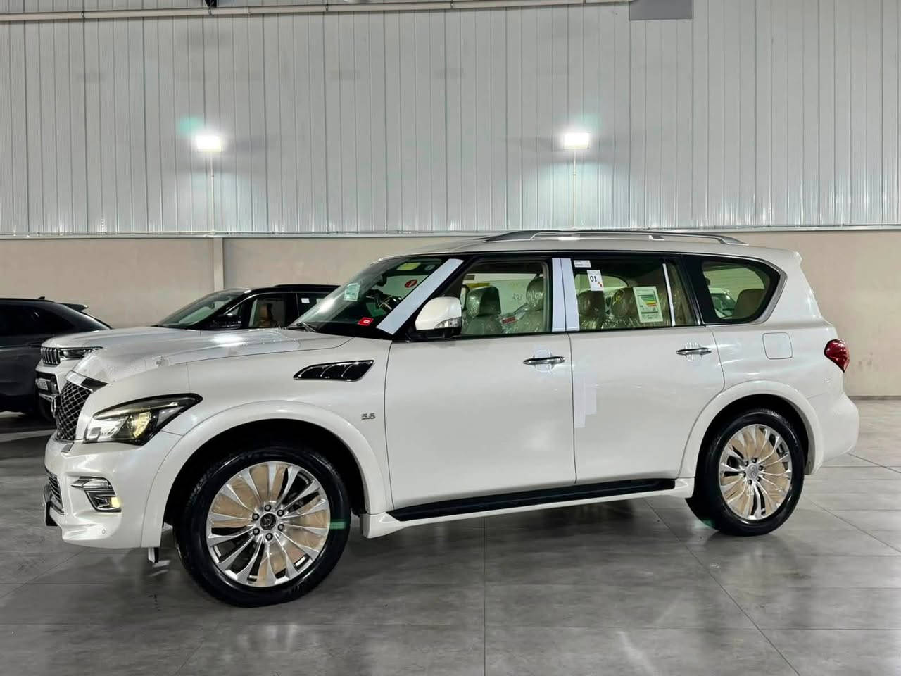 ‏ INFINITI QX80 2016
أنفنيتي QX80 موديل 2016 فول فول مواصفات ١/١
مواصفات خليجي وكالة شريك سردار ✅
سيارة جديد مثل شريكة 📦📦🧿🧿
-----------------------------------------
مكان🌆: سليماني                   
 سعر💵:  224$ 
تليفون 📲: ***********
                  *********** واتساب
  -----------------------------------------
▫️محريك V8 5.6L تمانية سلندر
🔹گير و محرك بشرط برغي مامفتوح شرط📦
🔹بدون صوت و صرف و خلل كل بشرط فحص
🔹ماشيه 96  الف كيلو متر حقيقي 📦✅

▫️ بصمتين بلادي و سماعات و كتلوك كل موجود✅
 
▫️سيارة كلين تايتل وكالة شريكة سردار
🔹صار بلعراق ( باب خلفي و نص جملغ صبوغ )❌
🔹بدون داخل و بدون أيرباگ شرط فحص✅
🔹حتل دعاميات بيلادي بدون صبوغ 
🔹سيارة حيل حيلوة جديد جديد ماشاالله
🔹سيارة على وضع شريكة لوك لوك 📦📦

 
▫️مواصفات
{{ بصمة - سلايت - داخل بيجي - فورويل - رادار امامي و خلفي - رادار جانبي - ثلاجة -  خمس كاميرا - ٣ شاشة - تشغيل عن بعد - صندوق شفت - كشنات جلد - كشنات تتفيئة و تبريد - كشن و ستيرن خزن - كشنات امامي و خلفي كهربا - تيريد مركزي - حصاص امامي و خلفي - سماعة BOSE - مراي شفت - بغاغ لايت - داخل فورميكا - ڤوليوم - تحديد سورعة - لايت وزينؤن - بگلايت ليد - بعد }}
 
▫️اربع تاير و ويل حجم 22 بيلادي جديد جديد
🔹سيارة جديد ماشالله بدون نواقص
🔹سيارة شرط بدون اى نواقص گير و محرك و حدادي و كاهرباى كل بشرط
🔹سنوية و رقم جديد سنوي بأسمي تحويل غرامة بشرط
