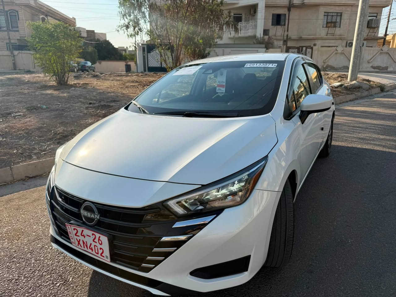 سلام عليكم 
نيسان فيرسا 
2025
SV محسن
فول مواصفات 1/1
ماشيه 25 الف 
سياره لوك من ناحيه كلشي 
مكينه 1.6 دوش يعني انسى الدوانز 
تفويله الواحد تميشك 700 كيلو 
ضررها قبغ صندوق مبدل با اصلي ومصبوغ 
وشوية من الجاملغ  فقط بدون دواخل بدون ايرباك 
للاستفسار التواصل على الرقم 
***********
