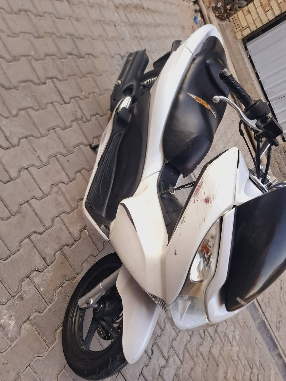 دراجه pcx للبيع جيل الأول  ياباني 150
حساس كهربائي 
حساس ازدحام
ماشيه 5667  
***********
