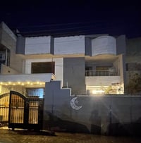 🏡 للبيع – منزل مميز بموقع راقٍ وهادئ 📍 المساحة: 180 م² 📐 الواجهة: 10 م...