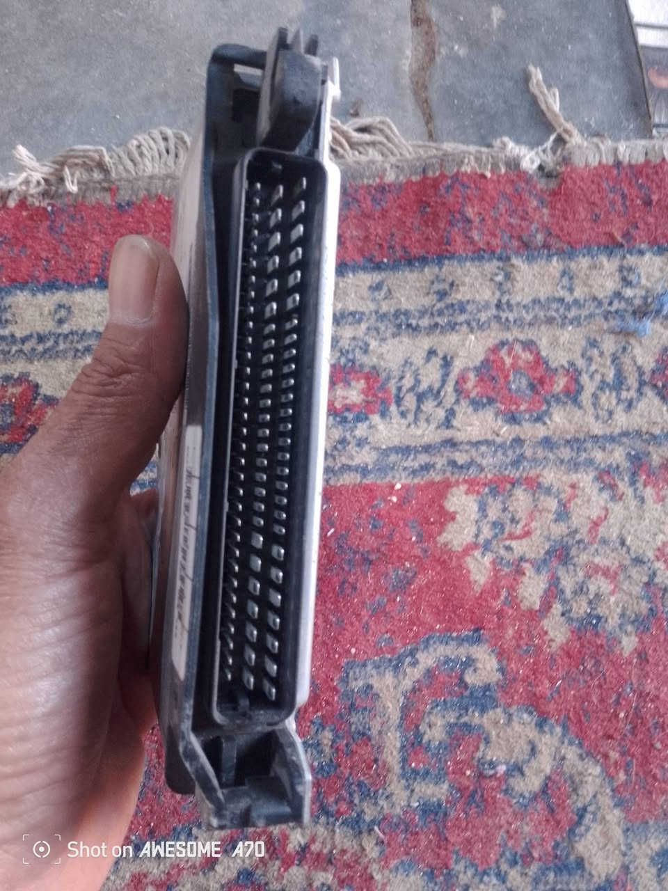 السلام عليكم للبيع ظفيرة محرك خفاش 44 دينمو هوى حاويه مع عقل كير  مو تفصيخ عراقي اشتريتها لسيارتي وماشديتها لأن رجعتها على ال40 سعر الظفيره 150وسعر العقل 65 مكاني البصره للاتصال ***********  واتساب موجود

نص مكتوب في الصور:
- Shot on AWESOME A70