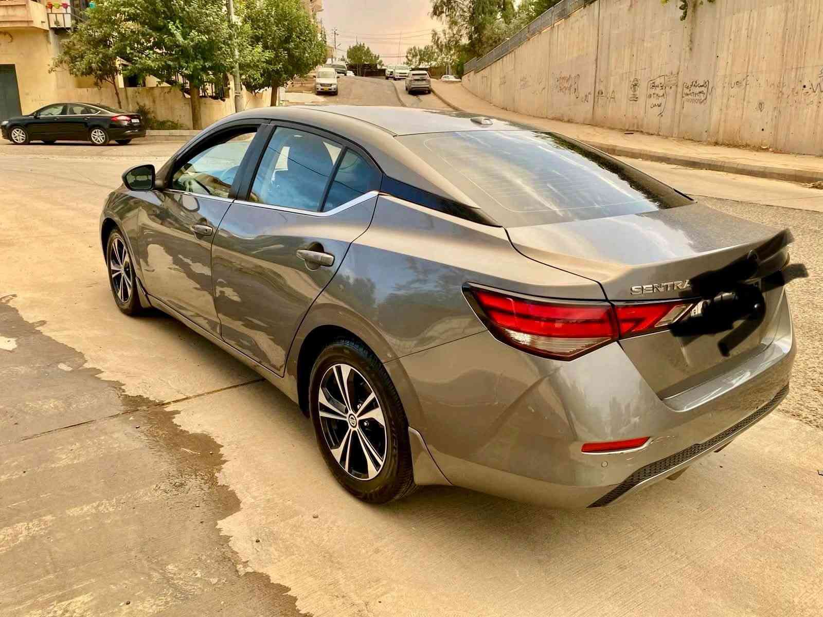 سلام وعليكم نيسان سينترا للبيع موديل (٢٠٢٢)گير مكينه بشرط ممفتوح ماشيه ١١٨ بس بي قطعتين صبغ يم سايق شويه لازم داخل وبي كولش قليل حالوب سعر ١١٠$وبيه مجال قليل للستفسار اتصل ***********
