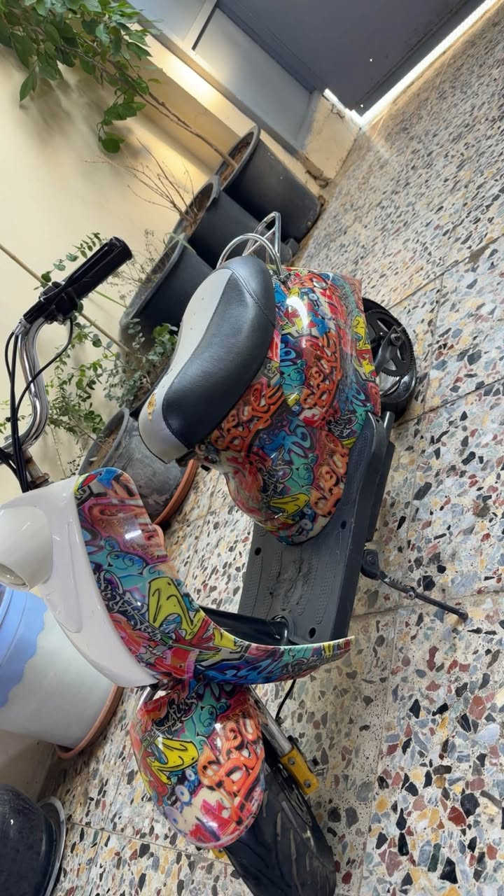 السلام عليكم دراجه للبيع نضيفه وبطاريات جديده وتايرات جديده شغاله حجم ١٠سعره ٢٠٠للاتصال على الرقم *********** مكاني بغداد
