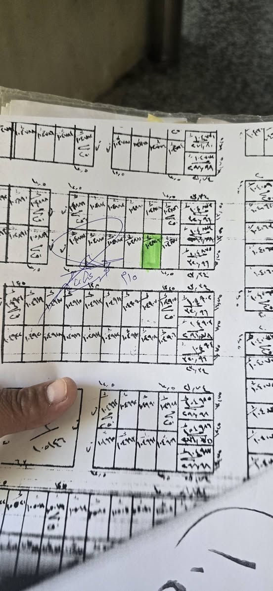 السلام عليكم ورحمة الله وبركاته اخوان للبيع قطعة أرض طابو صرف مساحه ٢٥٠ مال العسكرين ***********
