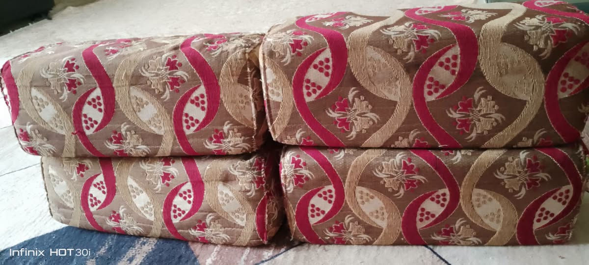بسم الله ماشاء الله متاح جلسه عربيه 6 متر تقريبأ كويتي ربل سفنج عالي بدون خشب 
200 بيه مجال قليل 
ابي الخصيب محيله الشارع الوسط مقابل مضيف العوينات 
***********
بي واتساب اتصل وبخدمتك

نص مكتوب في الصور:
- Infinix HOT 30i